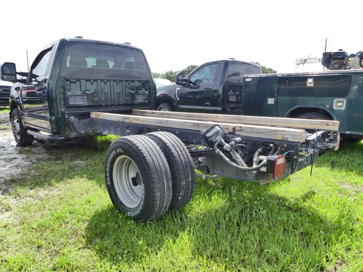 2020-ford-f350-xl-image-4