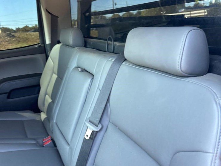 2019-chevrolet-silverado-3500hd-image-35