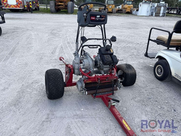 toro-greensmaster-flex-2100-reel-mower-image-2