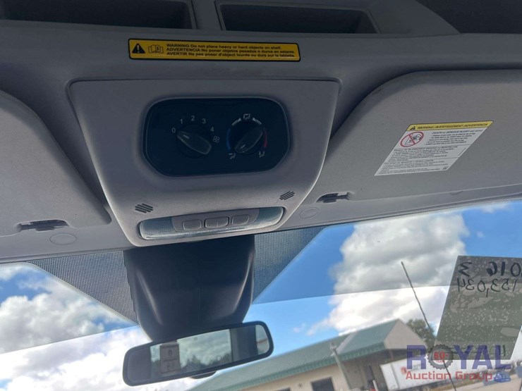 2016-ford-transit-image-16