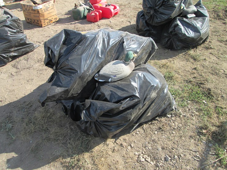 #2022-•-lot-of-(3)-bags-duck-decoys-inv#-29904-image-1