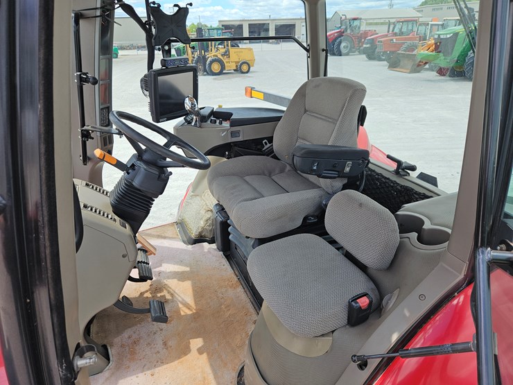 2011-case-ih-magnum-210-image-15