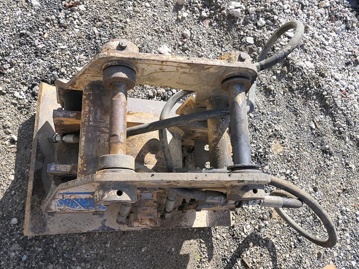 caterpillar-420-image-3