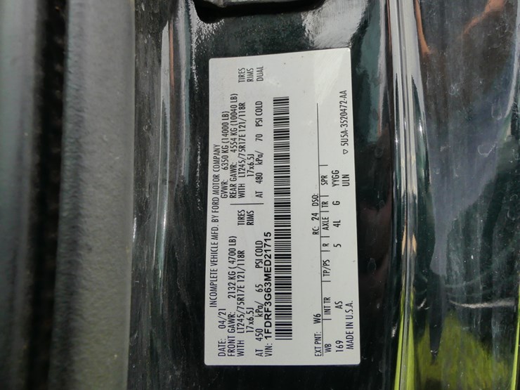 2021-ford-f350-xl-image-16