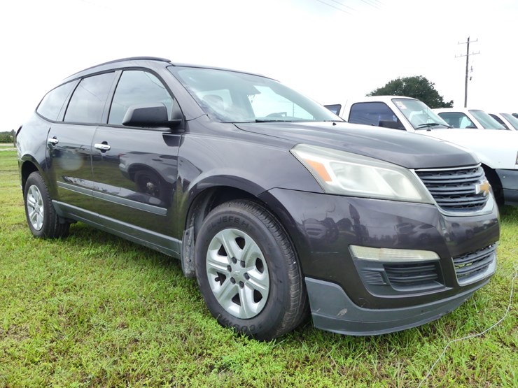 2013-chevrolet-traverse-image-2