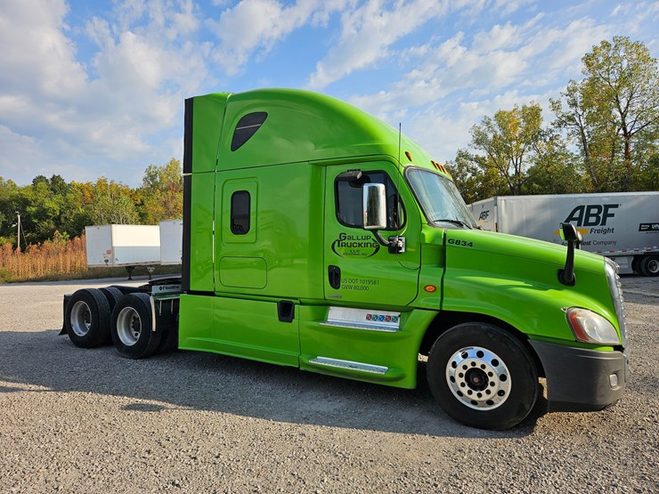 2017-freightliner-cascadia-125-image-21