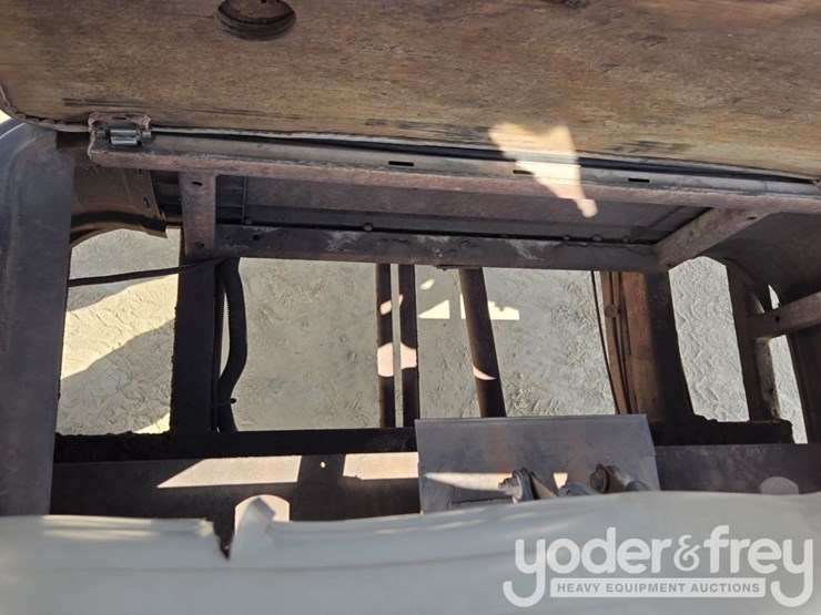 2018-club-car-carryall-1700-image-17
