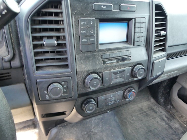 2015-ford-f150-xl-image-11