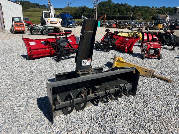 2019-bobcat-66"-sb200-snowblower-image-3