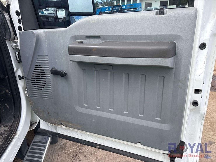 2016-ford-f550-image-35