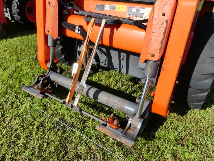 2021-kubota-ssv75-image-9