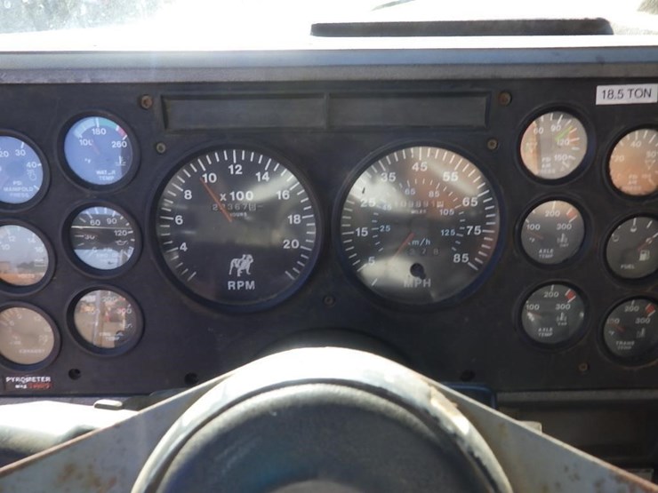 1999-mack-ch613-image-37