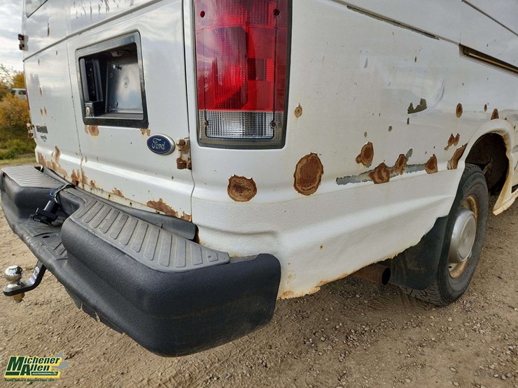 2006-ford-cargo-image-35