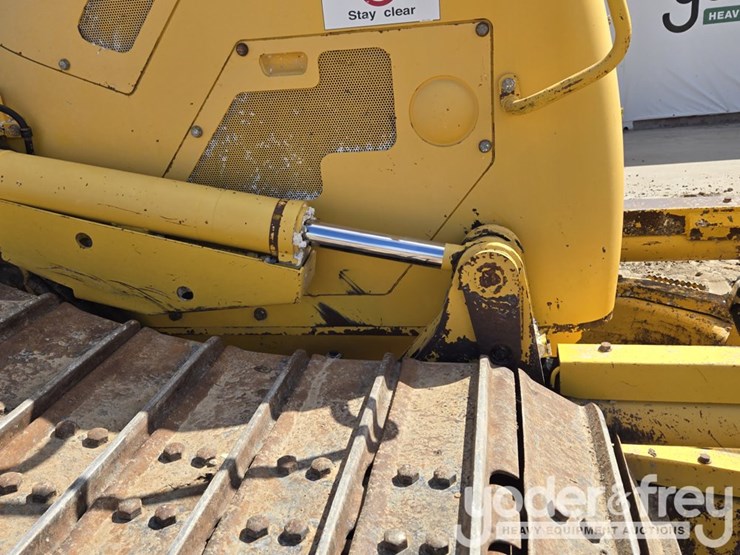 2018-komatsu-d61pxi-24-image-25