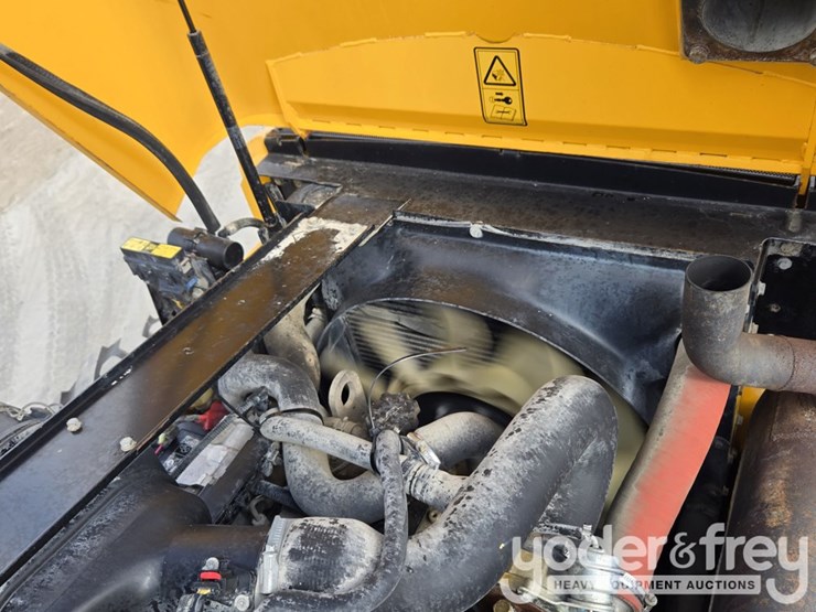 2017-jcb-930-image-40