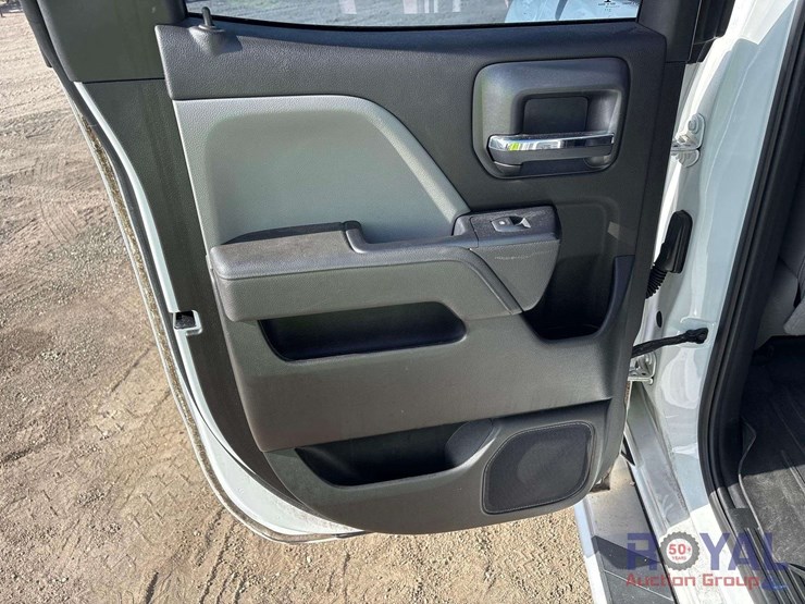 2017-chevrolet-silverado-1500-image-18