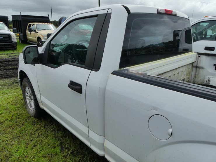 2016-ford-f150-xl-image-8