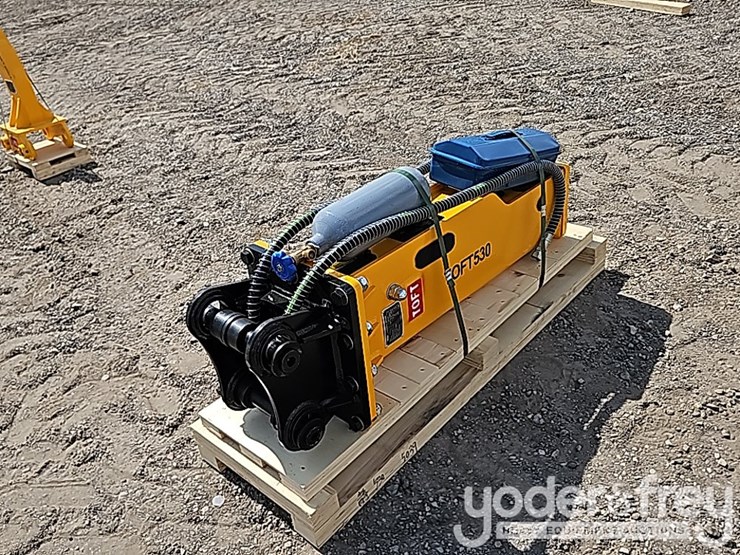 2025-caterpillar-304-image-5