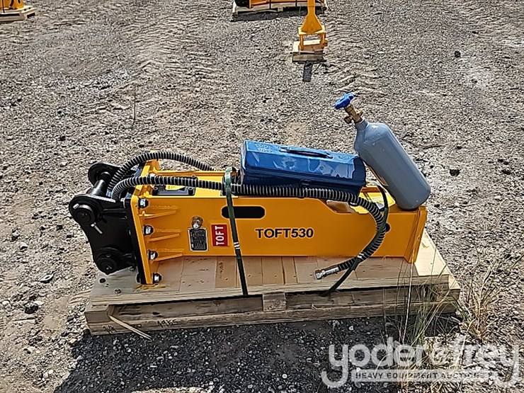 2025-caterpillar-304-image-6