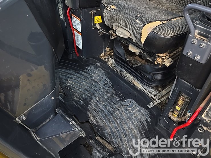 2016-komatsu-d65pxi-18-image-40