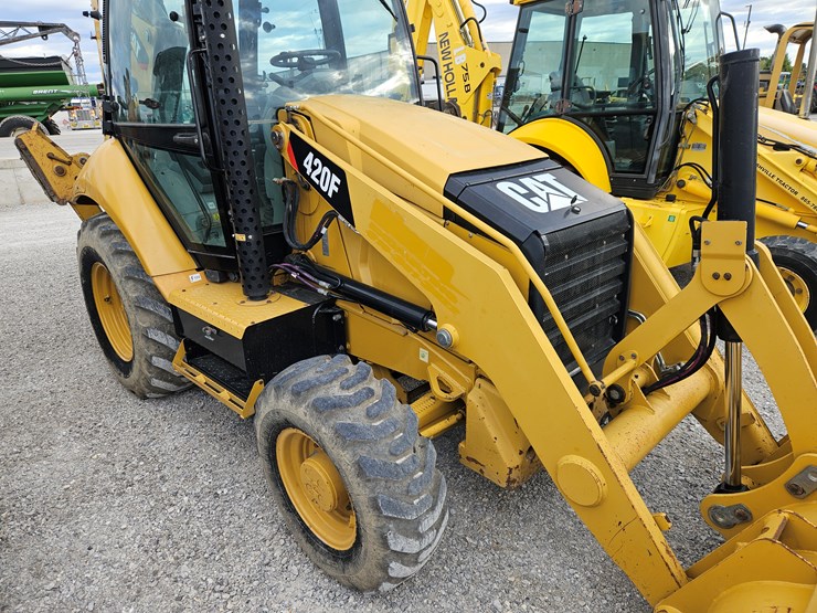 caterpillar-420f-image-25