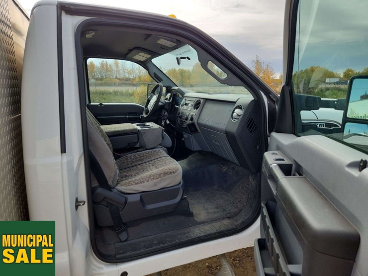 2012-ford-f550-image-18