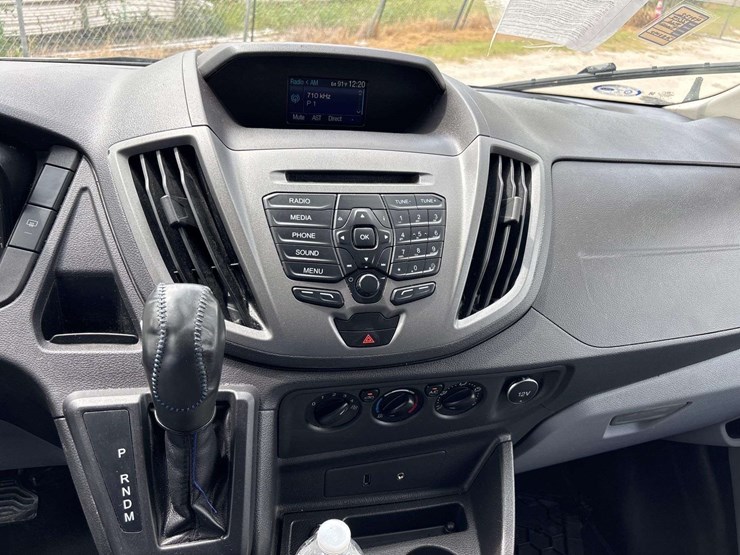 2015-ford-transit-image-10