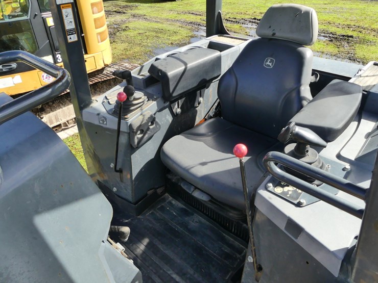 2016-deere-700k-image-10