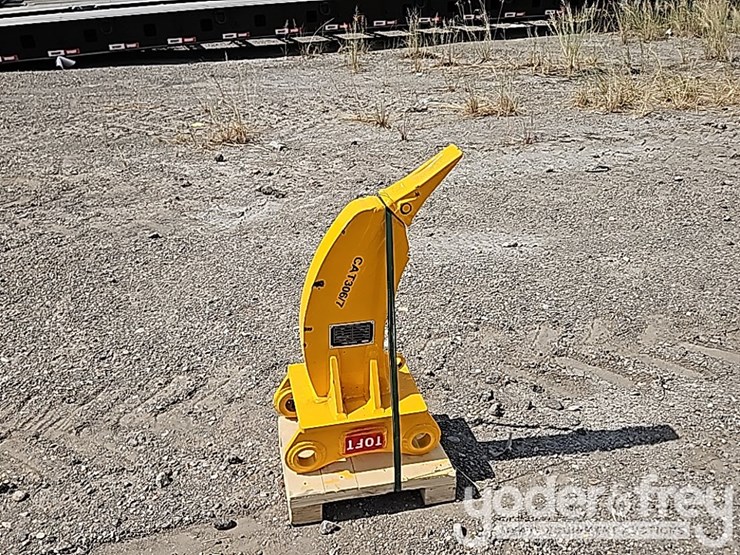 2025-caterpillar-305-image-6