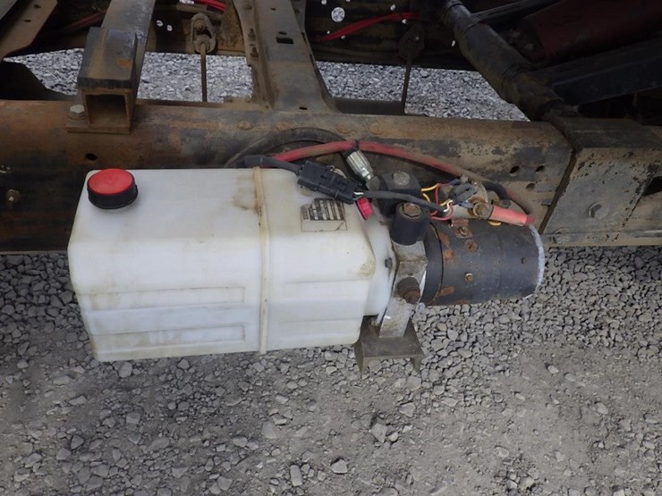 2004-ford-f550-image-8