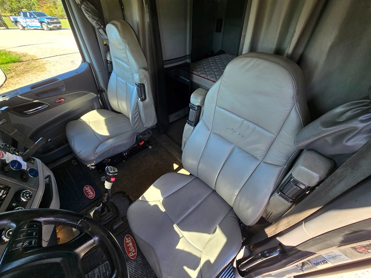 2015-peterbilt-579-image-72