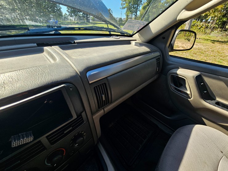 2002-jeep-grand-cherokee-image-34