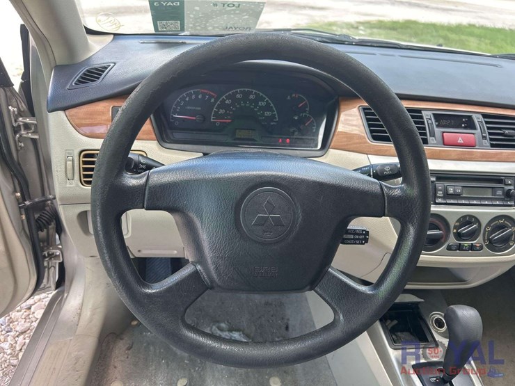 2005-mitsubishi-lancer-es-sedan-image-11