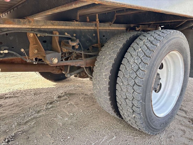 2012-ford-f550-image-22