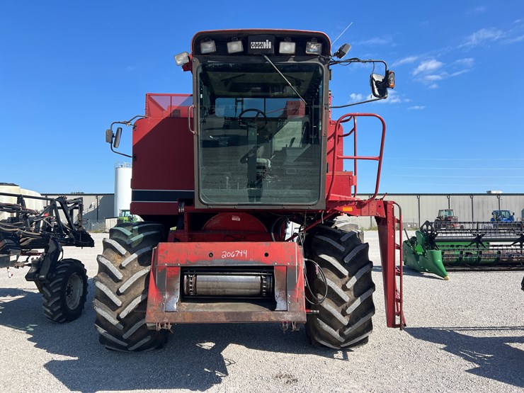 1990-case-ih-1660-image-2