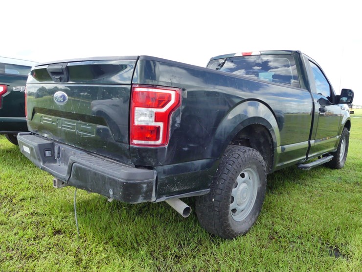 2020-ford-f150-xl-image-3