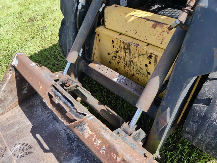 new-holland-lx665-image-8