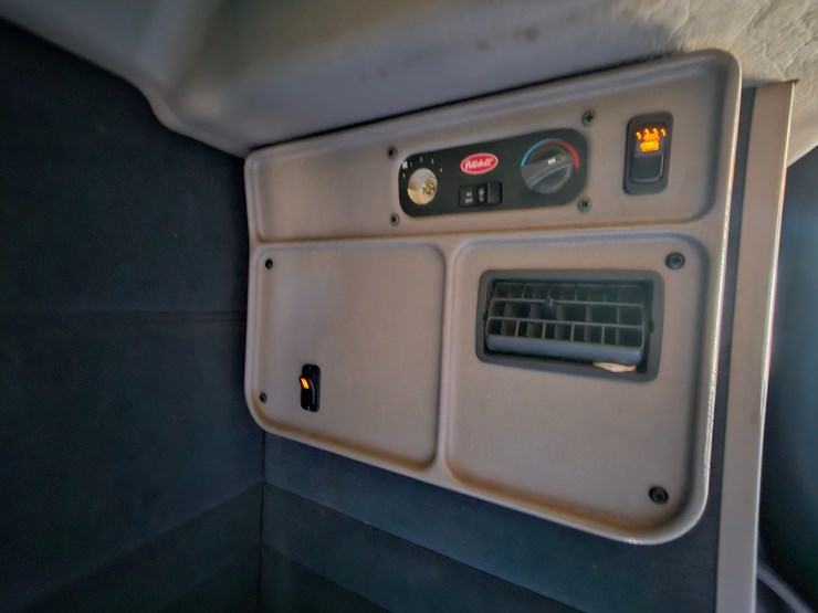 2007-peterbilt-379-image-67