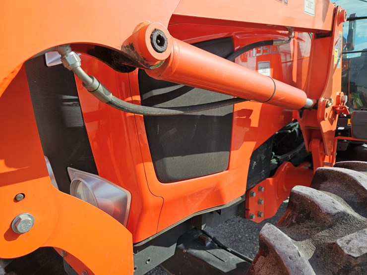 2014-kubota-m135gx-image-7
