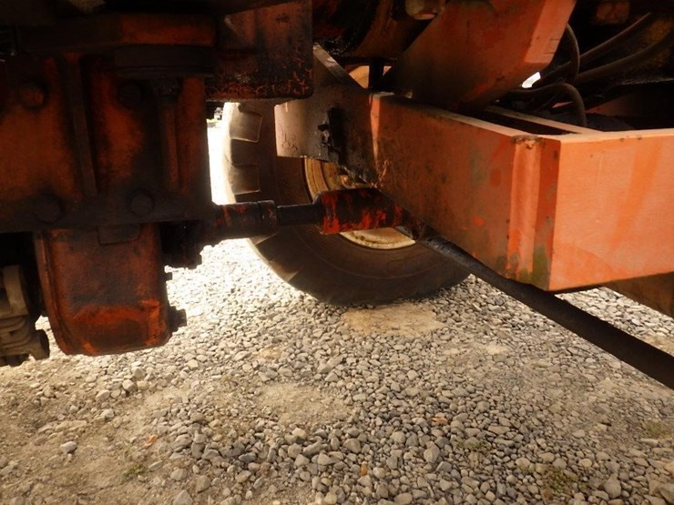 lull-644tt-34-telescopic-reach-lift-image-29