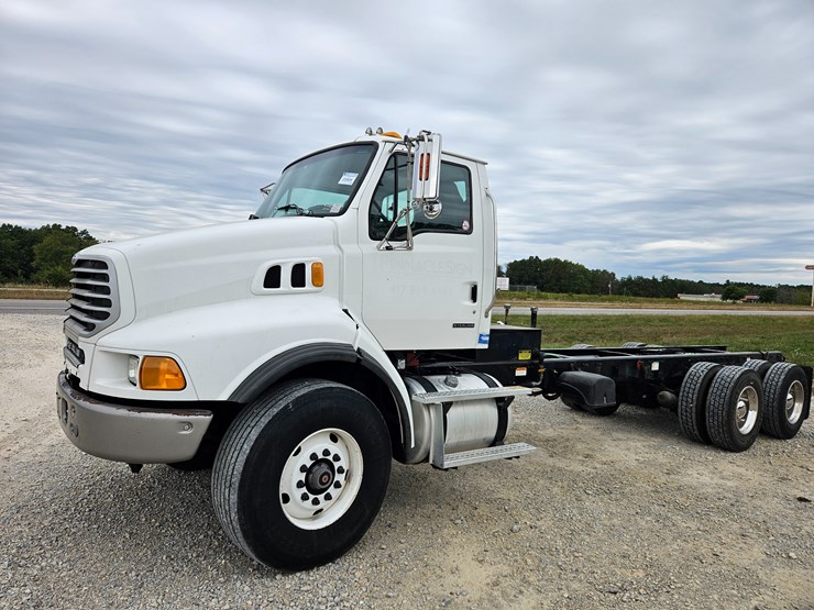 2008-sterling-l9500-image-4
