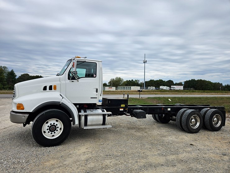 2008-sterling-l9500-image-6