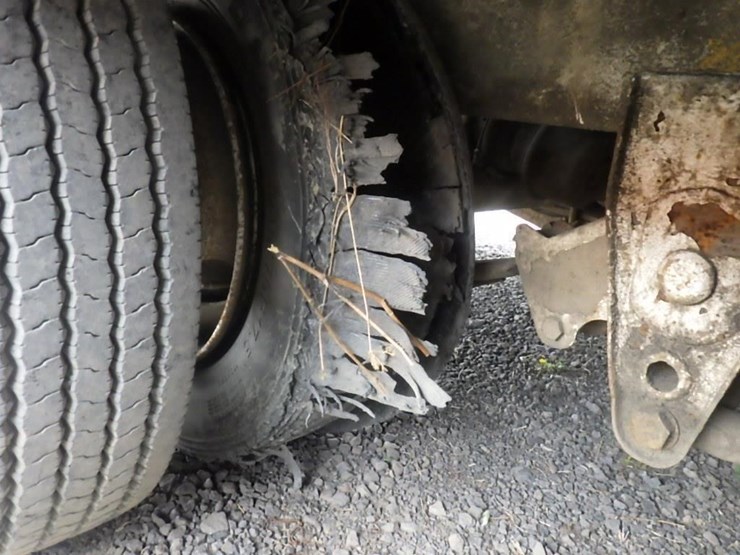25'-t/a-equipment-trailer-image-17