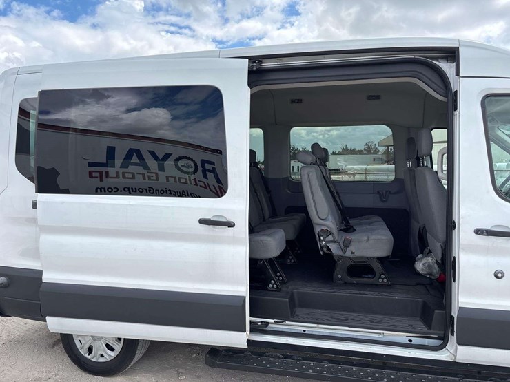 2015-ford-transit-image-13