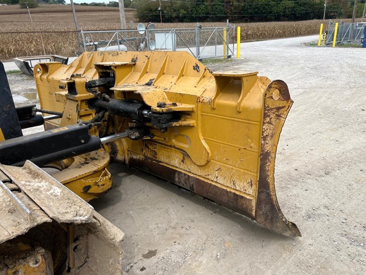 2021-caterpillar-d4-image-27