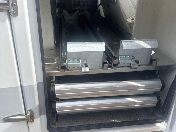 2020-altec-at200a-image-12