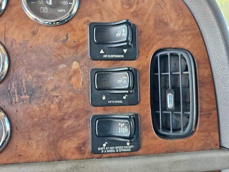 2007-peterbilt-379-image-53