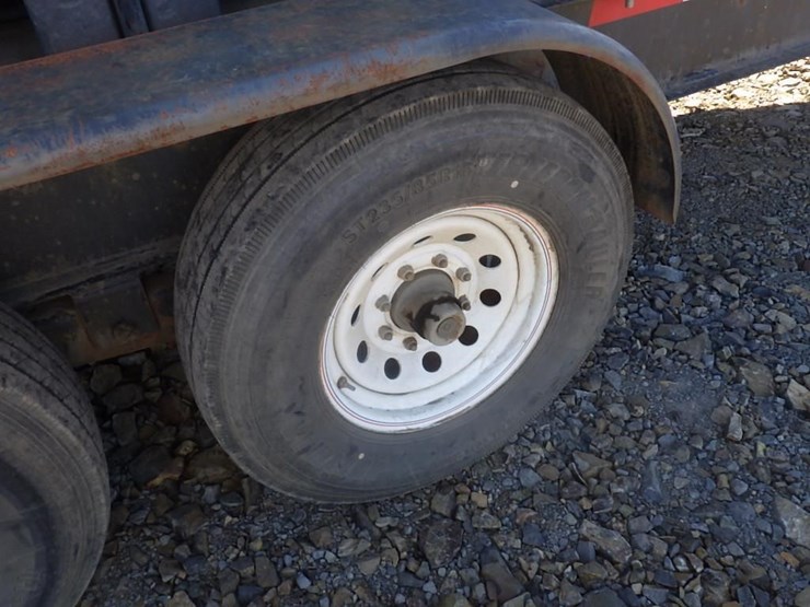 load-trail-12'-t/a-1,065-gallon-water-trailer-image-26
