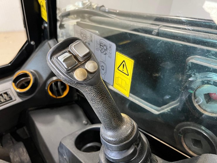 jcb-3ts-8t-image-26