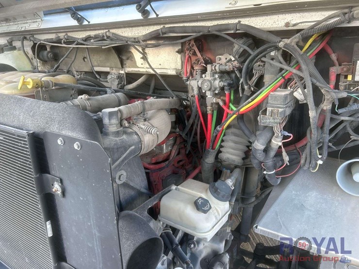 2017-freightliner-mt55-image-10